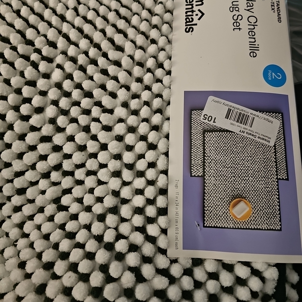 Mainstays Black and White Chenille Bath Rug Set